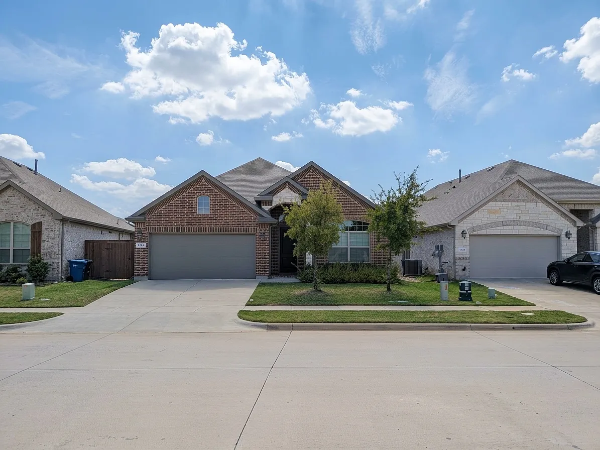 4 bed, 1867 sqft, $2,700 — Photo 1