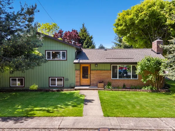 1823 NE Garfield St, Camas, WA 98607