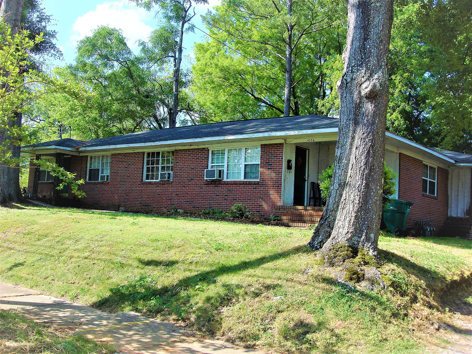 Shelby Street Triplex — Photo 1