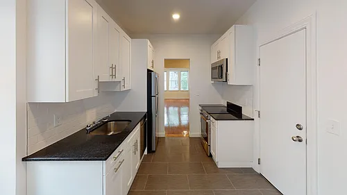 123 Sutherland Rd #N Photo 1