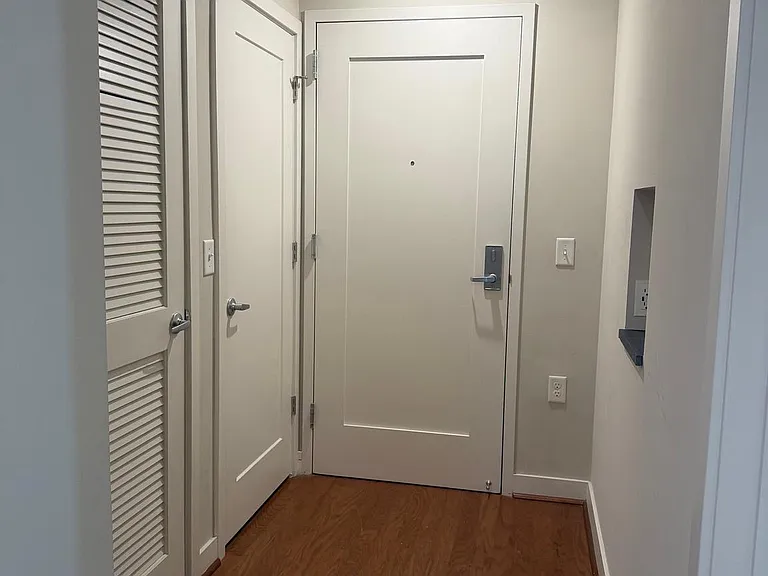 1320 Fenwick Ln #700 — Photo 11