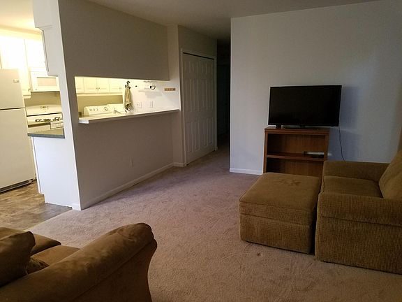 5th image of 3156 Beechtree Ct #A