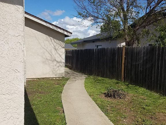 3rd image of 436 Mountain View Dr