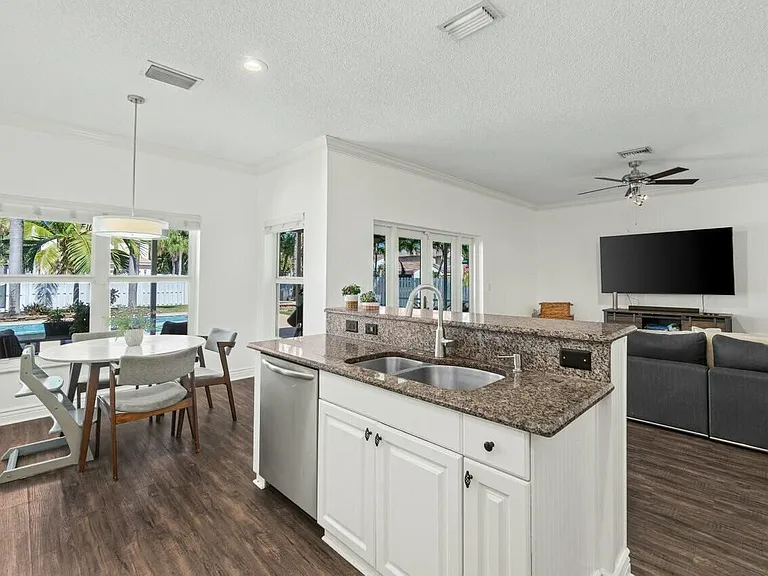 6779 Barrier Reef St — Photo 24
