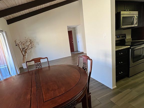 3ViewFromDiningToKitchenPatioEntry