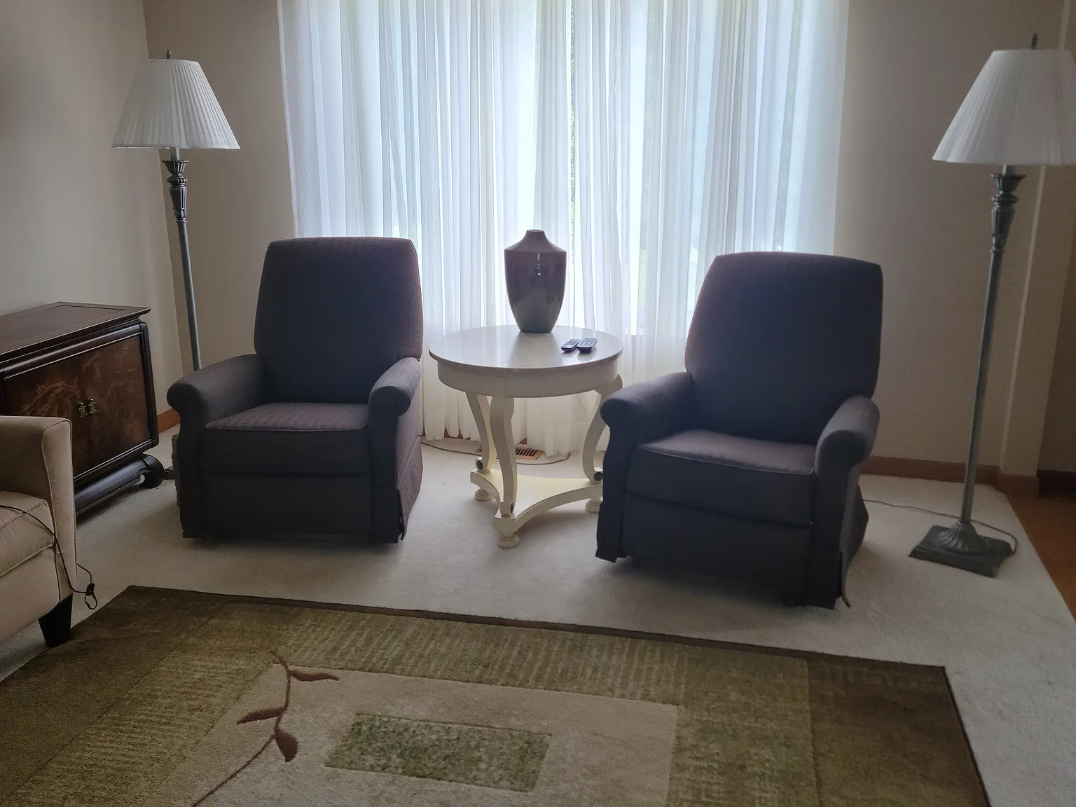 3 bed, 2.5 bath, 1400 sqft, $2,300 — Photo 2