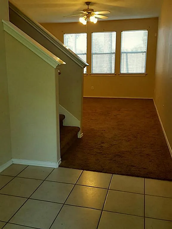 3 bed, 2.5 bath, 1624 sqft, $1,900 — Photo 4