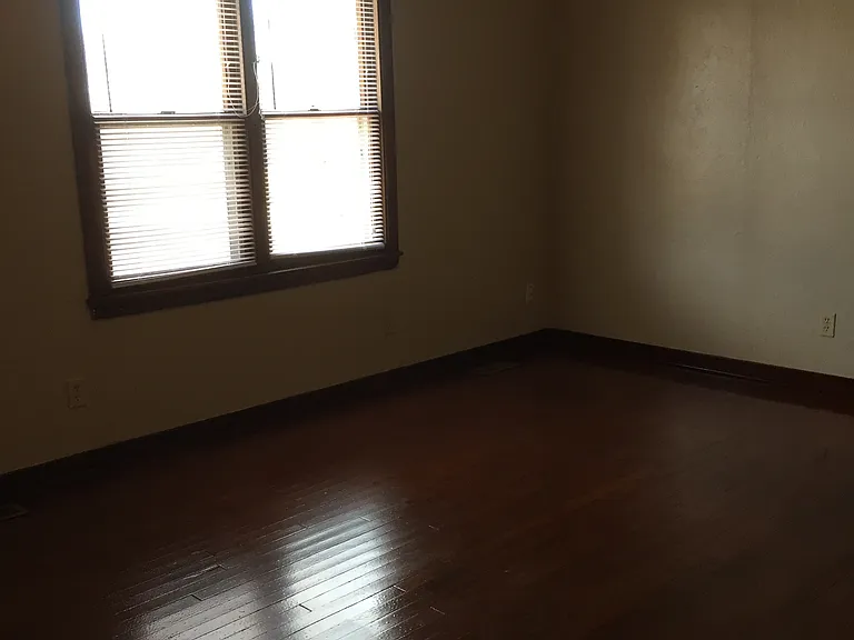 1112 S Adams St — Photo 8