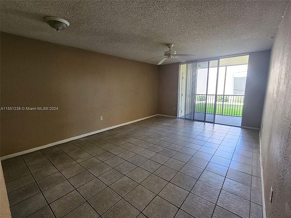 5th image of 8205 Lake Dr #102