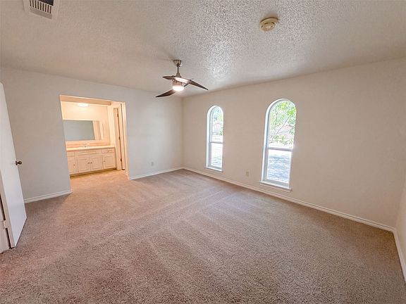 4th image of 4824 Berridge Ln