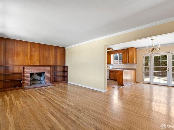 5th image of 1020 Granada St
