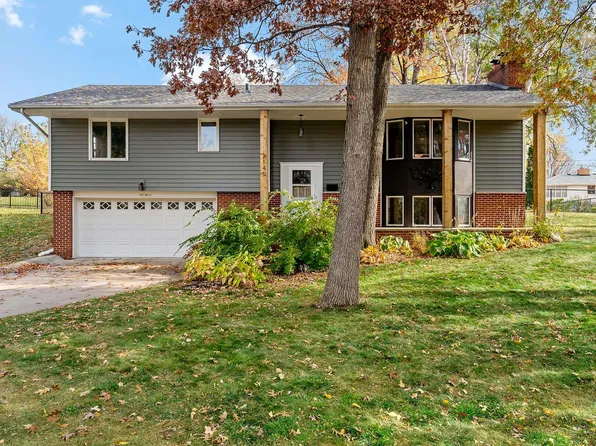 2140 Aquila Ave N, Golden Valley, MN 55427