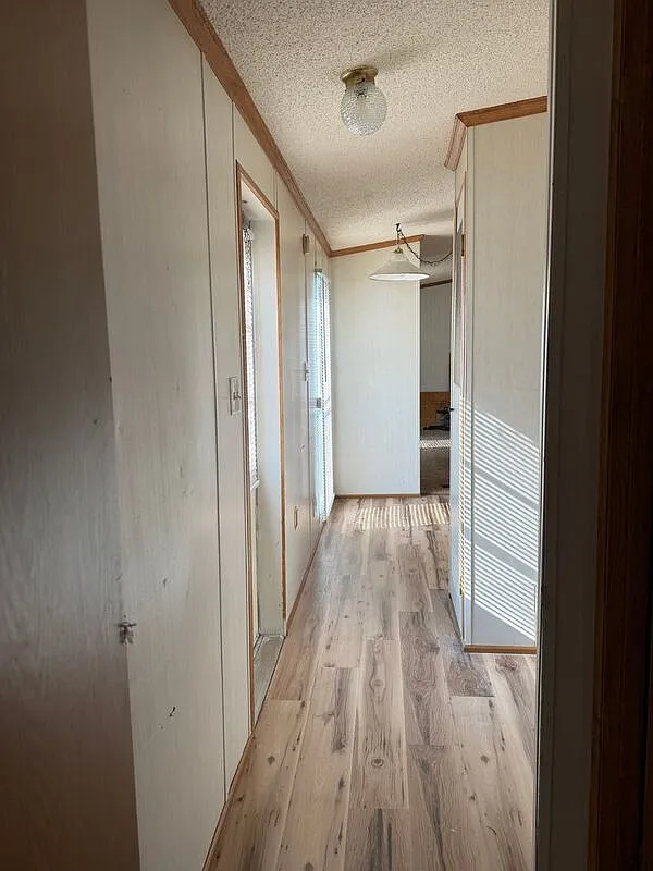 2 bed, 1.0 bath, 825 sqft, $440 — Photo 1