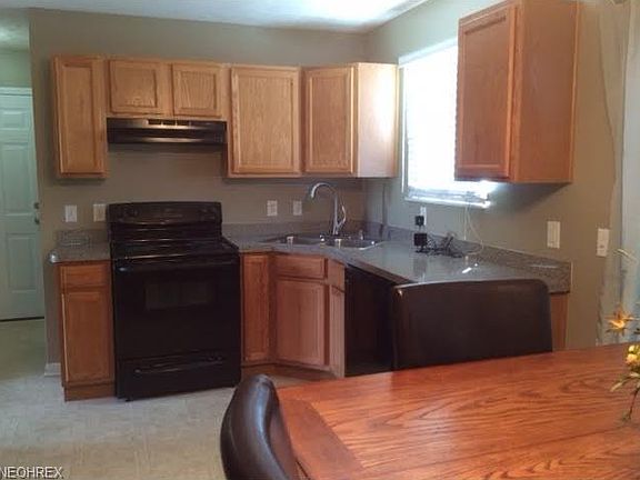 4th image of 2907 Willowrow Ave NE