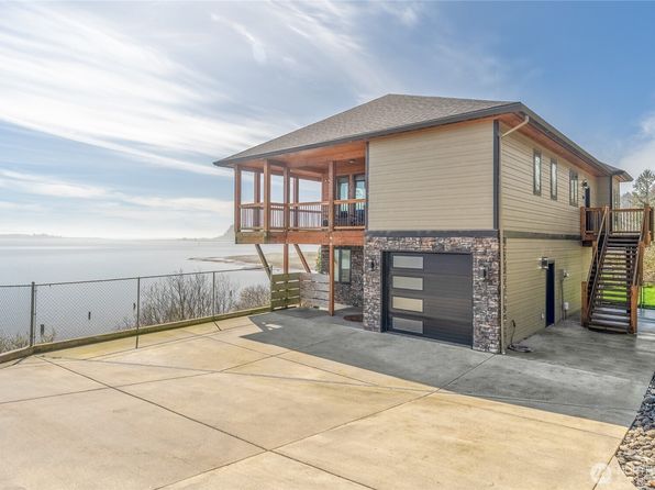 182 Robert Gray Drive SW, Ilwaco, WA 98624