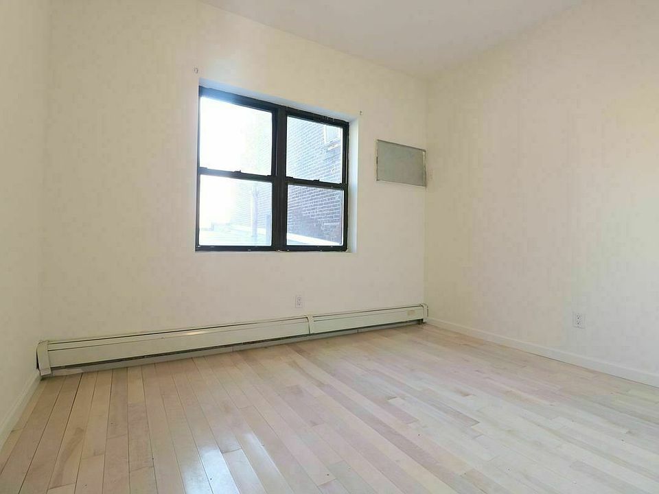 2nd image of 127 Graham Ave #Penthouse