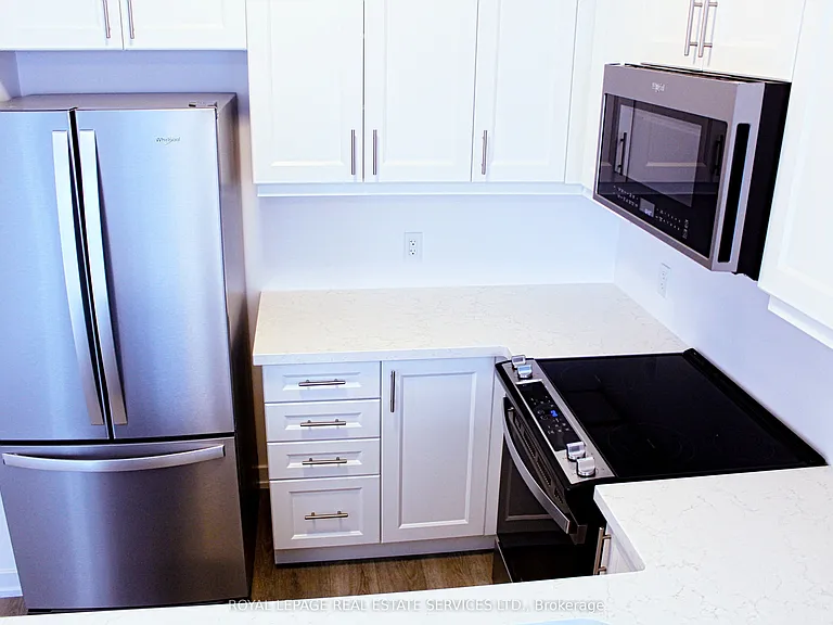 460 Dundas St E #1102 — Photo 7