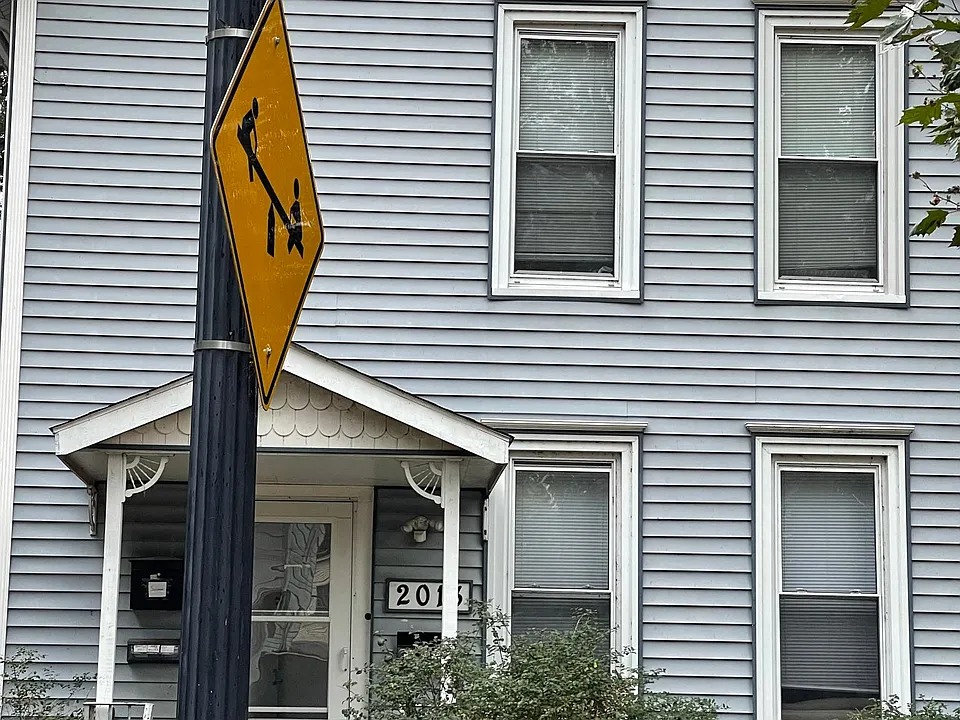 2013 Maple Ave