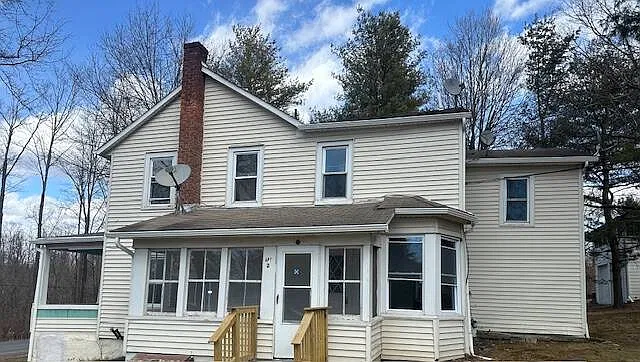224 Maple Ave