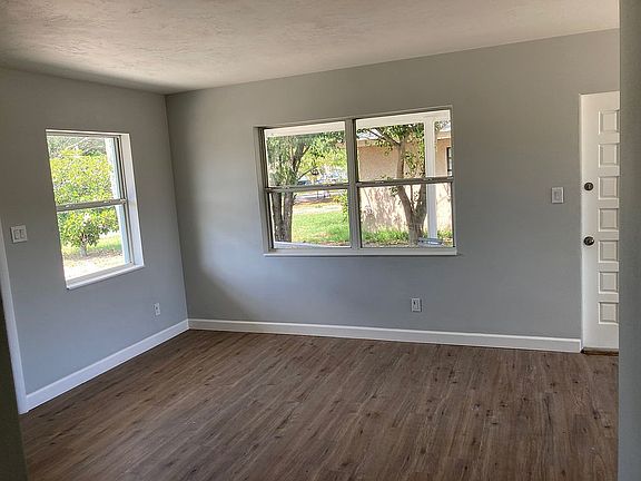3rd image of 1608 Marilyn Ave