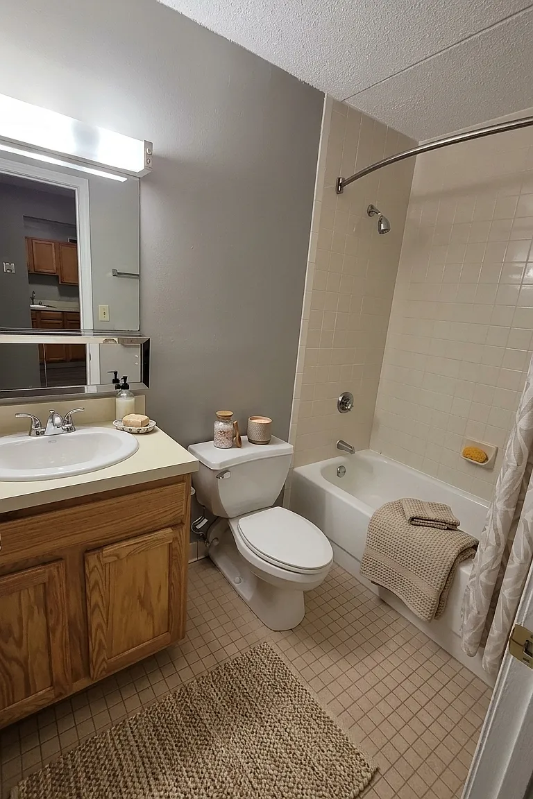 1 bed, 1.0 bath, 725 sqft, $2,674 — Photo 3