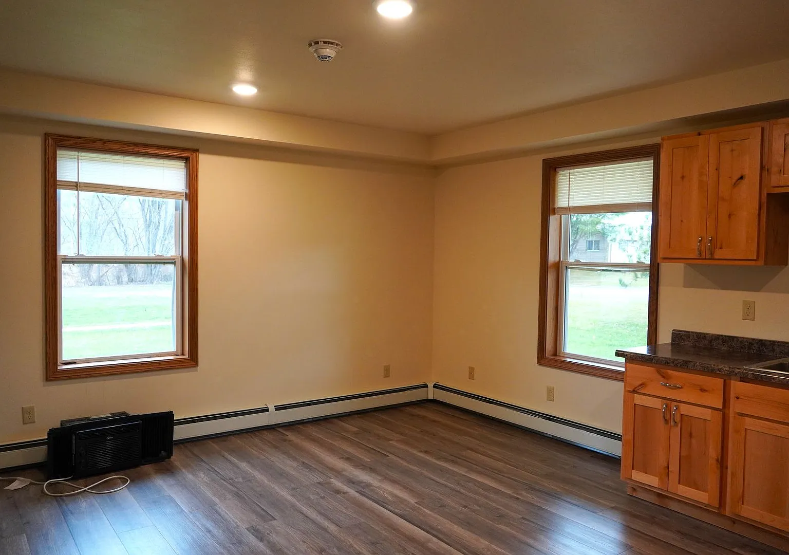 1 Bedroom 1 Bath Apartment Available- All Utilities Included — Photo 1