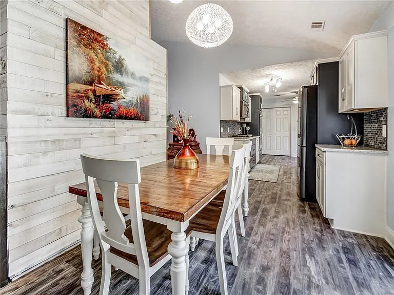 3840 Forsythia Way — Photo 19
