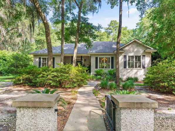 1660 Mission Dr SE, Darien, GA 31305