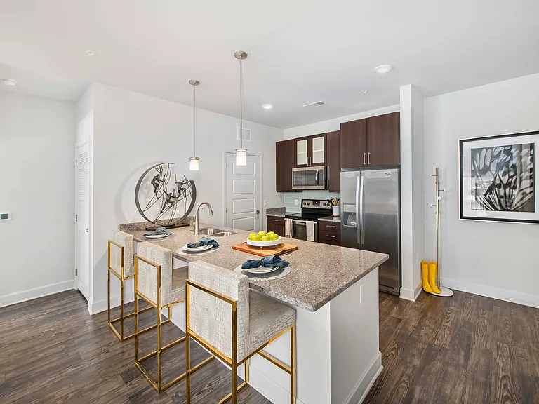 MAA South Lamar — Photo 21