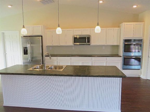 3rd image of 390 Island Lake Ct