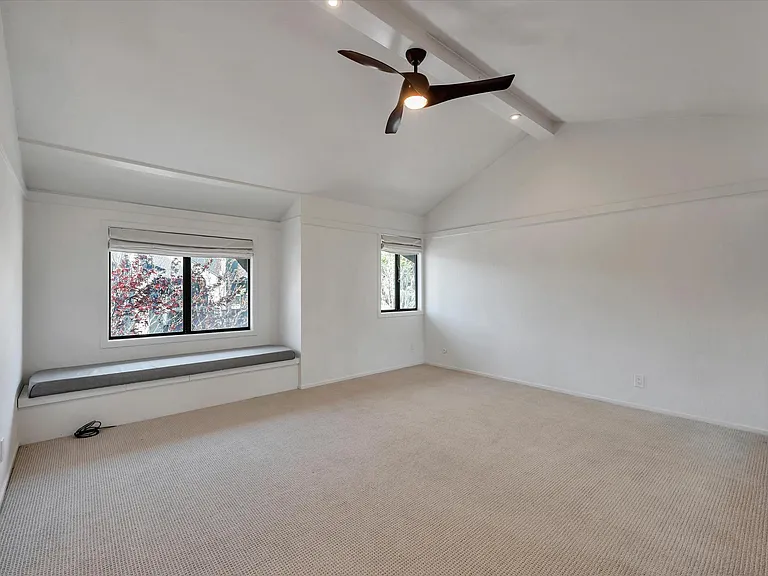 4 W Harbor Dr — Photo 29