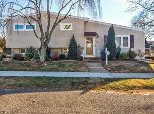 804 Rose Pkwy, Linden, NJ 07036