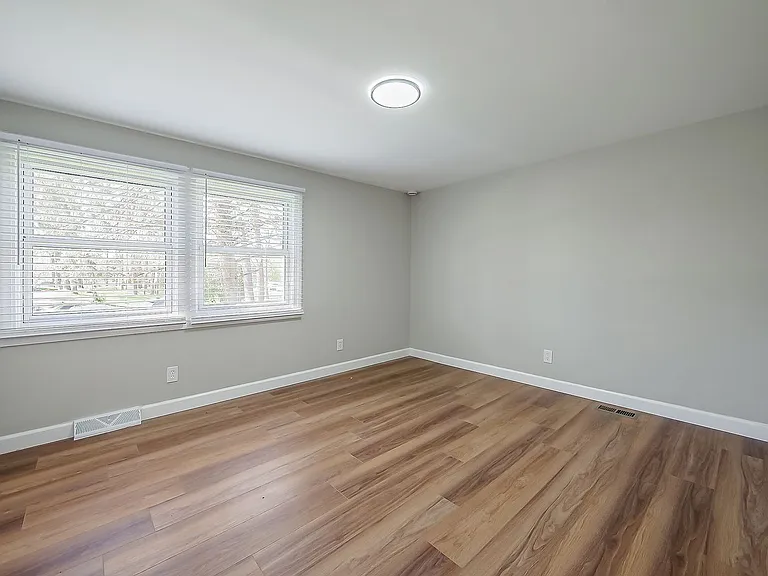 9650 Cooley Lake Rd — Photo 8
