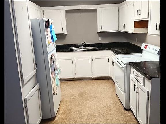 3rd image of 299 Authement St