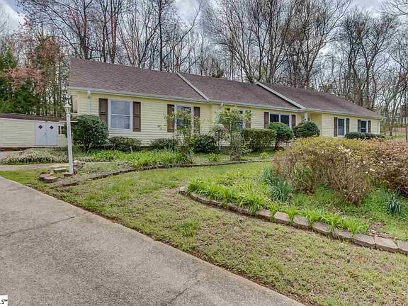 3rd image of 9 Merry Oaks Ct