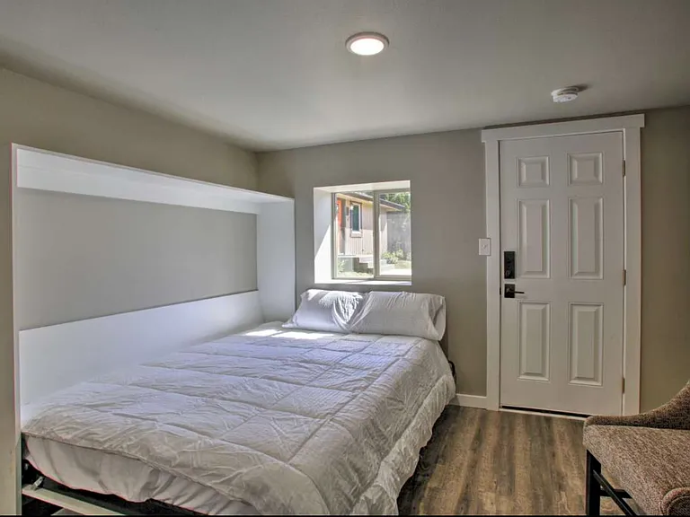 10625 E Trent Ave — Photo 2