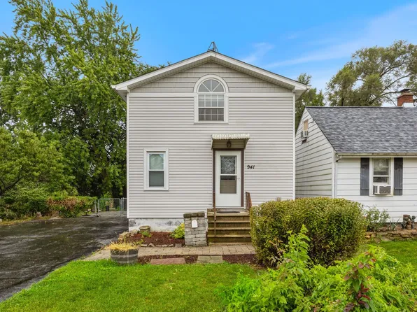941 Harriet Ave, Aurora, IL 60505