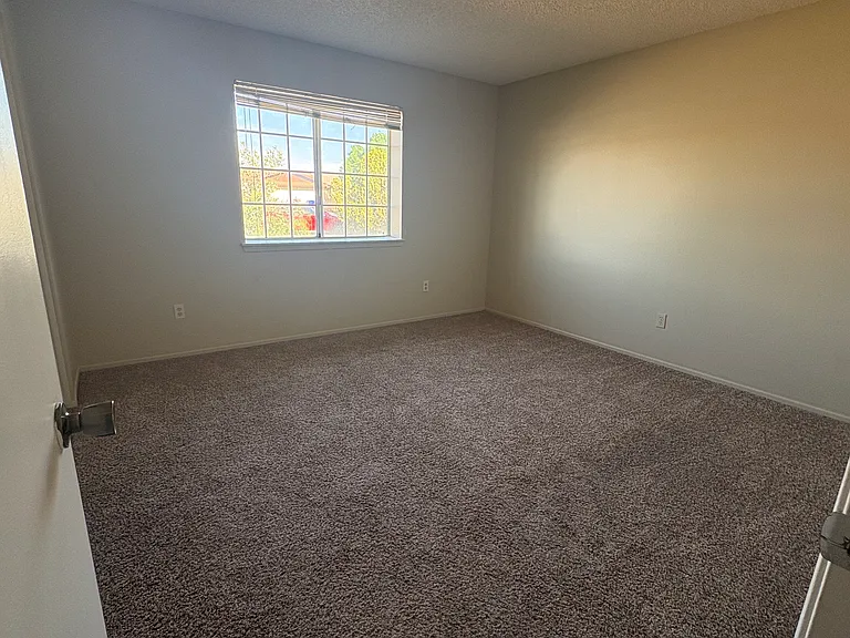 14258 Tonikan Rd — Photo 9