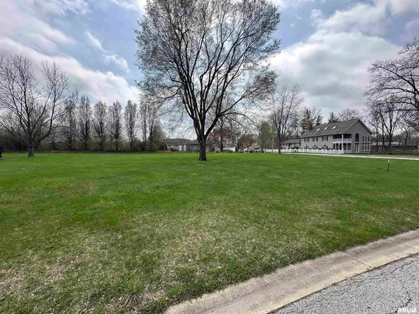 100 Peace Field Ln #102, East Peoria, IL 61611