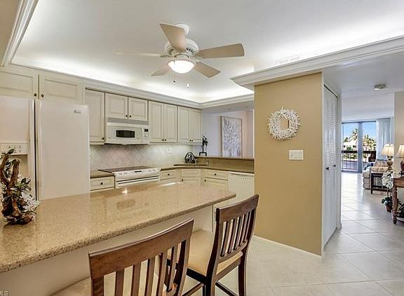 2nd image of 693 Seaview Ct APT 311