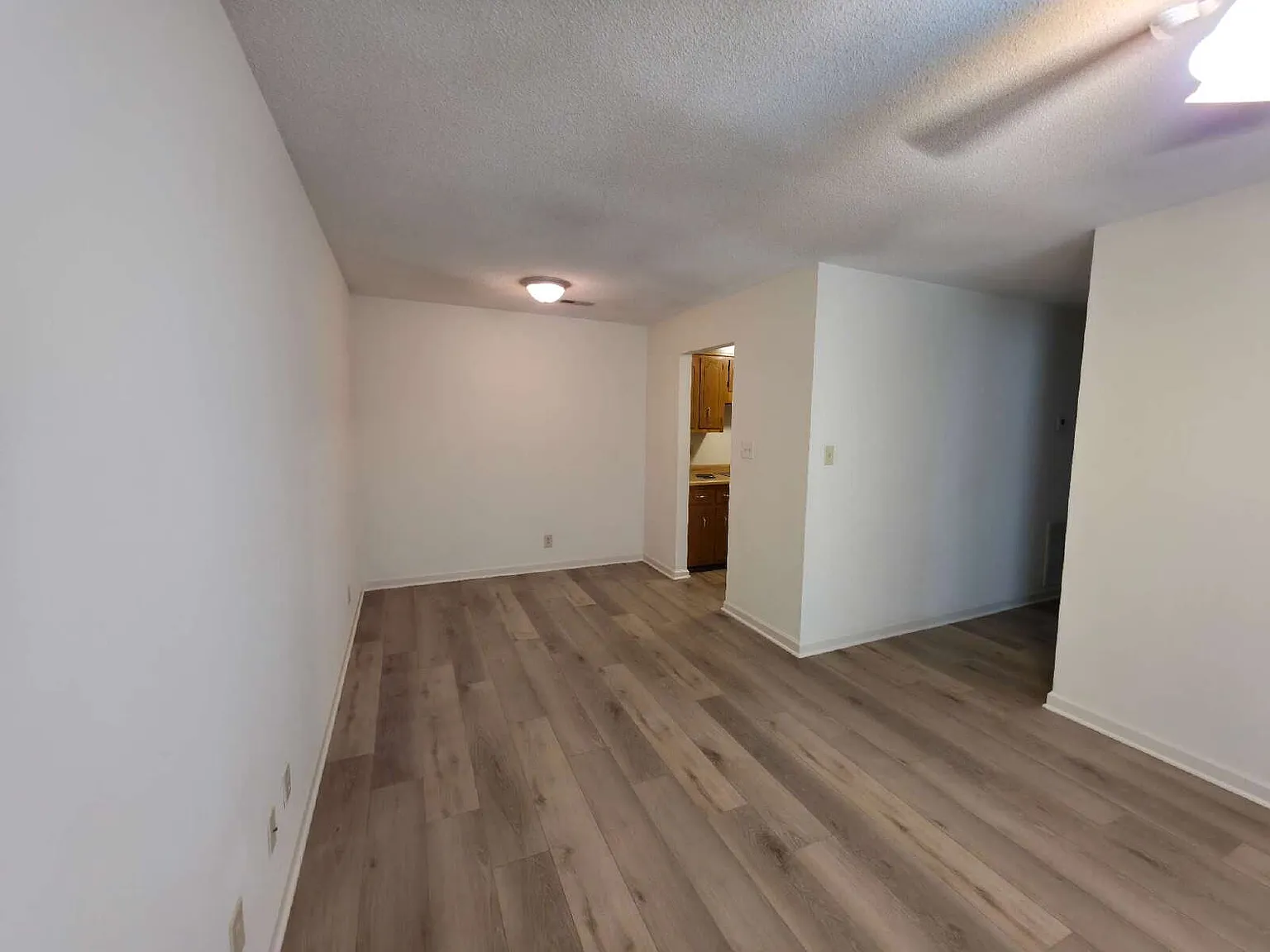 2 bed, 1.0 bath, 850 sqft, $850 — Photo 4