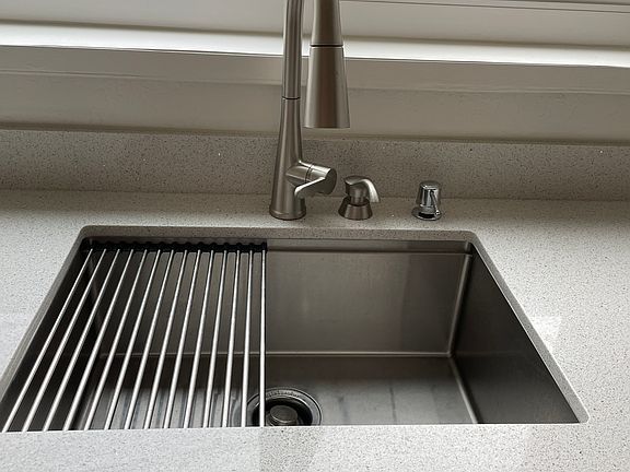 large single bowl stainless sink