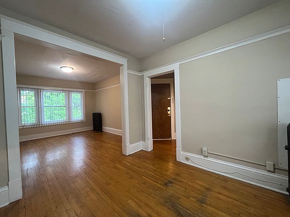 5th image of 1530 Sherburne Ave #8