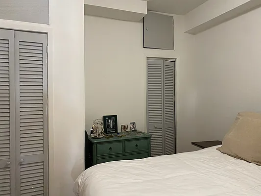 Rented by Chartwell Manhattan Realty | media 18