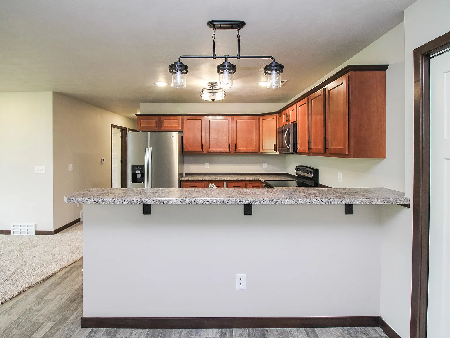 3 bed, 1400 sqft, $1,775 — Photo 2