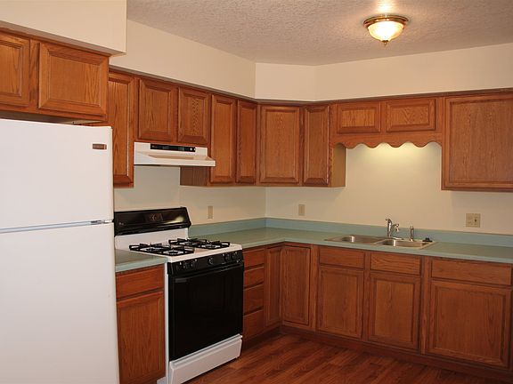 5th image of 2106 Canyon Dr