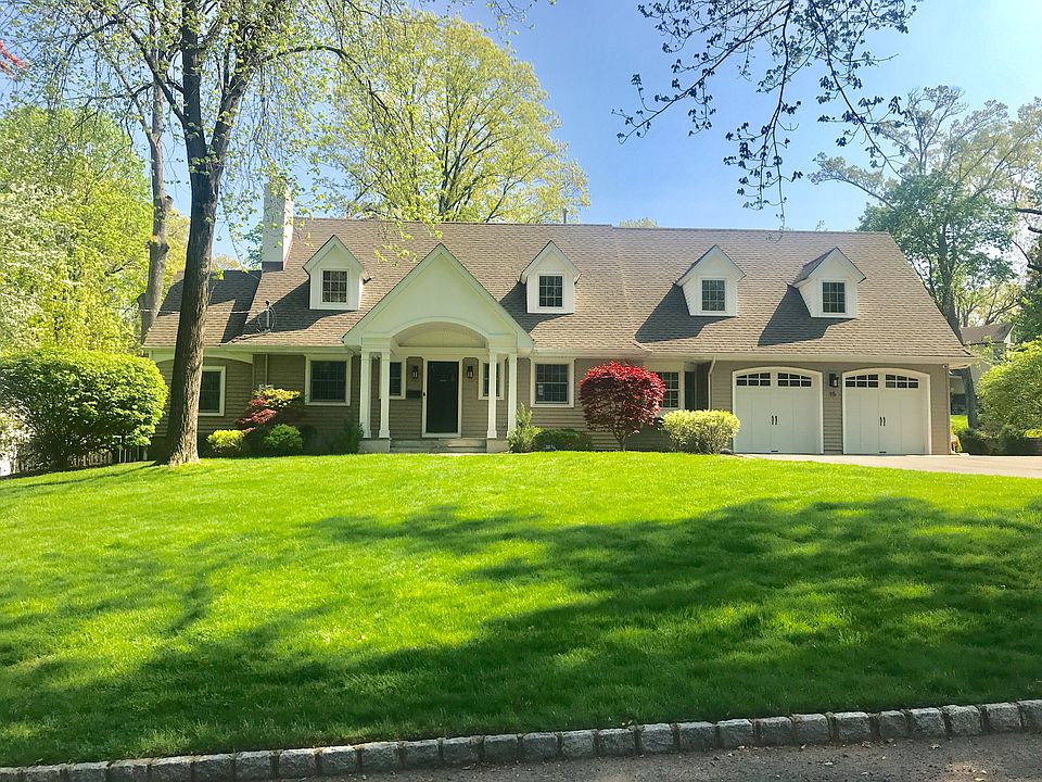 2nd image of 15 Tanglewood Ln