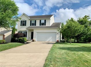 2702 Pinegate Dr, Barberton, OH 44203