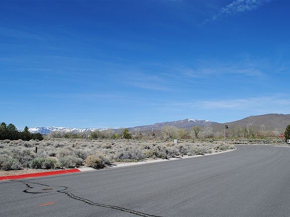 3rd image of 304 Yeager Ct