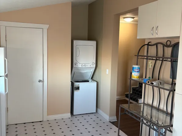 110 2nd St, Astoria, OR 97103